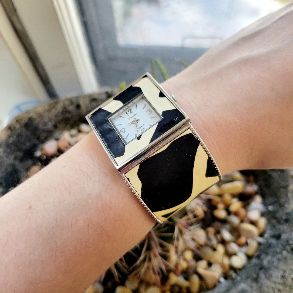 Vintage Varsales Classic Quartz Cuff Watch - Picture 5 of 10